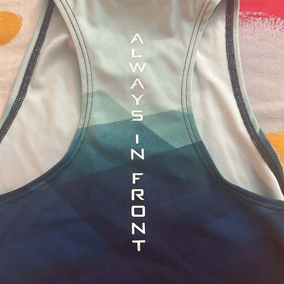 TYR Women's Forge Cropped High Neck Fitted Tank Sz XS! - Picture 6 of 6